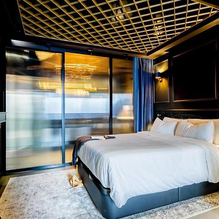 Suite Shibari By Justine Apartments Sobria Elegante Y Pecaminosa Apartamento Turistico En Madrid Rio Bagian luar foto