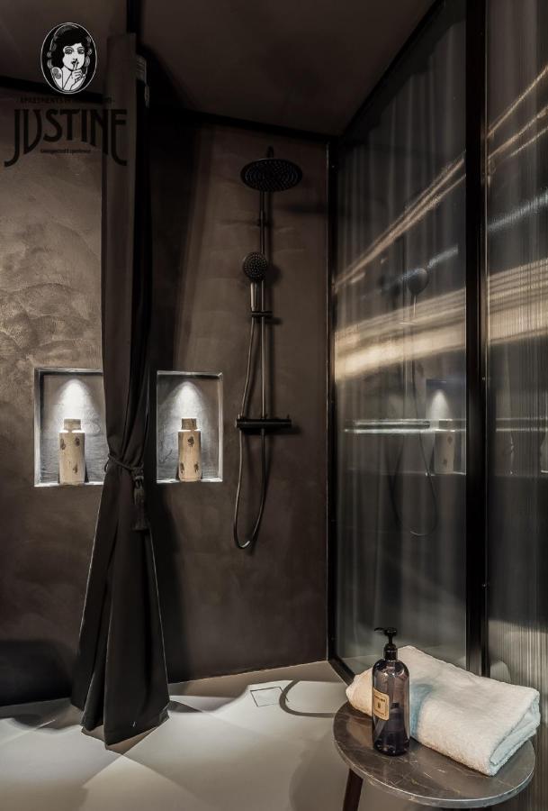 Suite Shibari By Justine Apartments Sobria Elegante Y Pecaminosa Apartamento Turistico En Madrid Rio Bagian luar foto