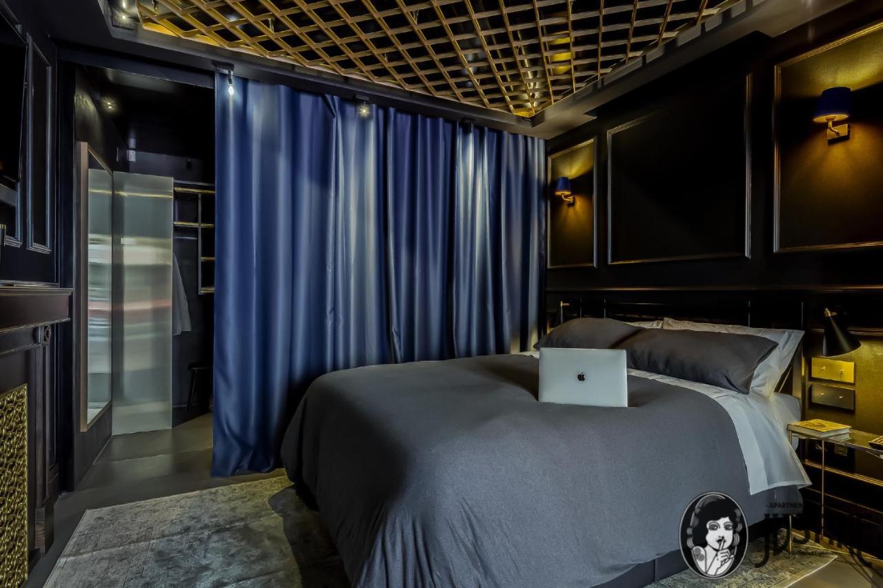 Suite Shibari By Justine Apartments Sobria Elegante Y Pecaminosa Apartamento Turistico En Madrid Rio Bagian luar foto